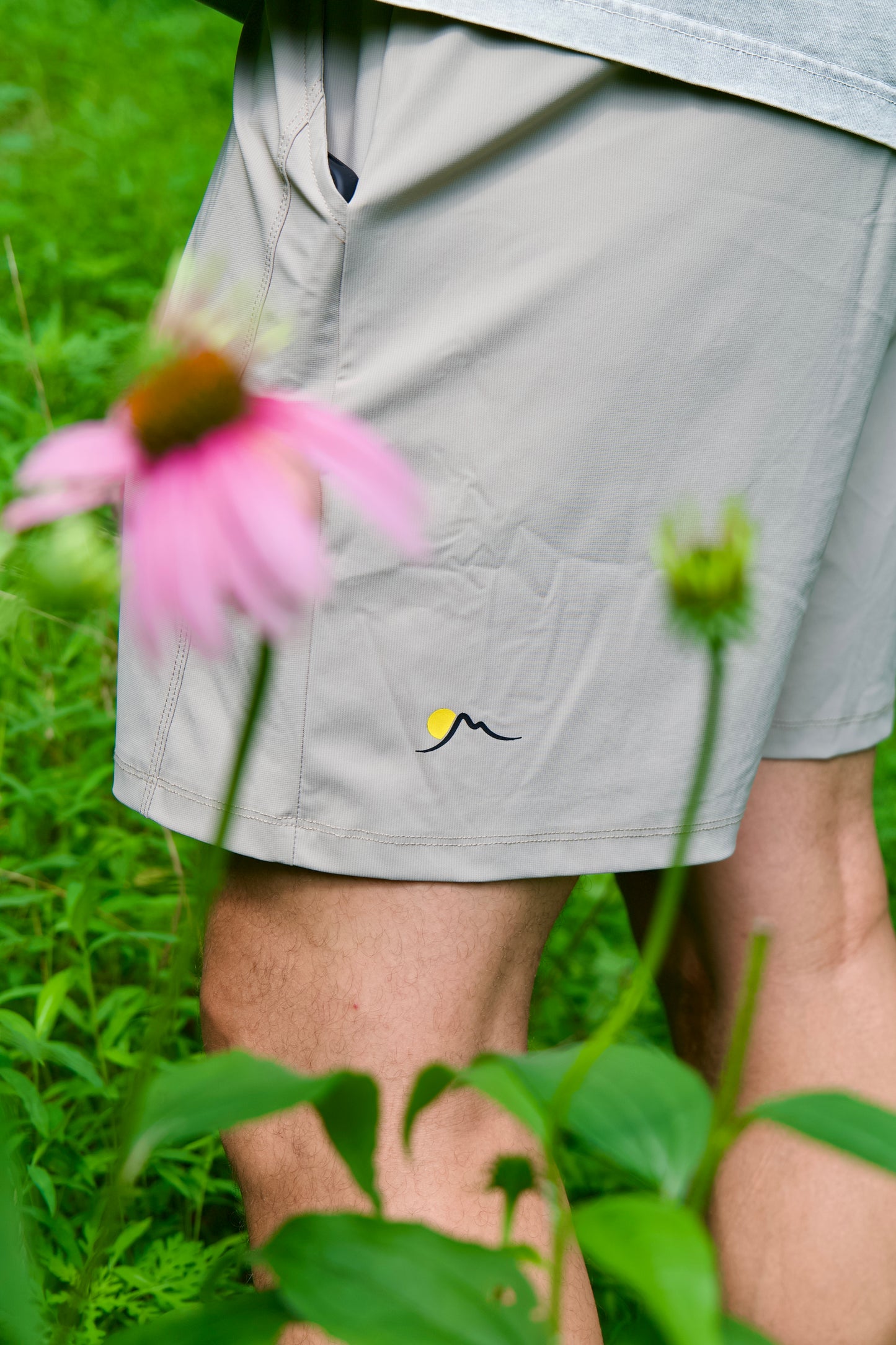 Summit Shorts (Khaki)